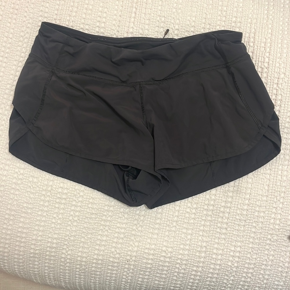 Lululemon Speed Up Low-Rise Lined Short 2.5” Size 8